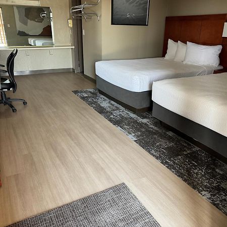 Travelodge By Wyndham Паркер Экстерьер фото